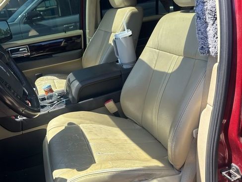 Used 2015 Lincoln Navigator 4WD w/ Equipment Group 101A Reserve image 4