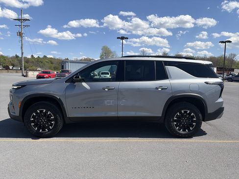Used 2025 Chevrolet Traverse Z71 AWD/4WD image 7