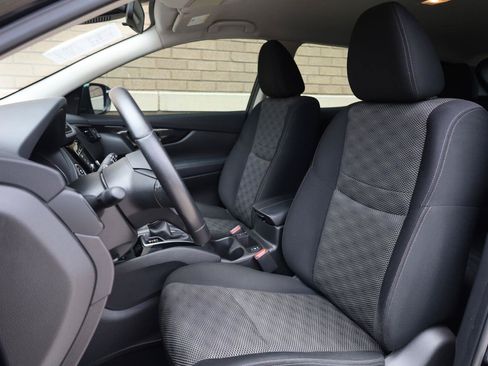 Used 2019 Nissan Rogue Sport SV w/ Technology Package FWD image 17