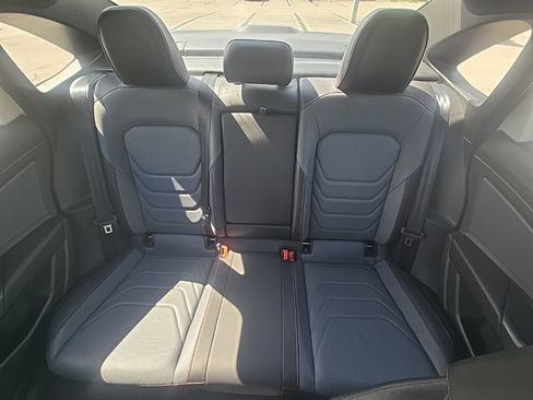 Used 2025 Volkswagen Jetta GLI Autobahn FWD image 24