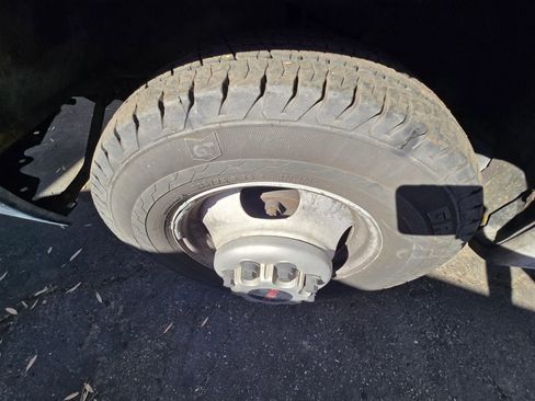 Used 2012 GMC Savana 3500 image 17