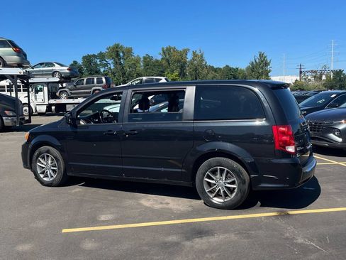 Used 2015 Dodge Grand Caravan SE FWD image 2
