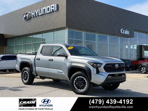 Used 2025 Toyota Tacoma TRD Off-Road image 1