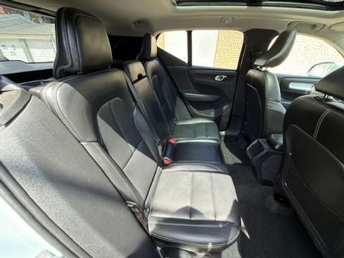 Used 2019 Volvo XC40 T5 Momentum AWD/4WD image 28