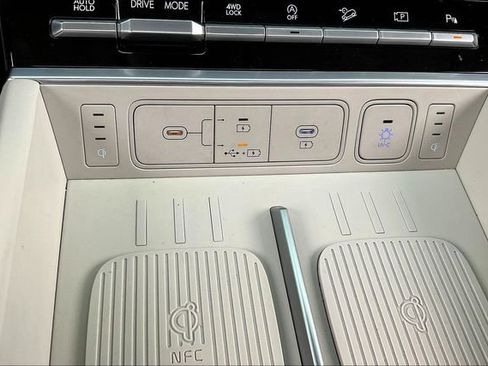 Used 2025 Hyundai Santa Fe Calligraphy image 33