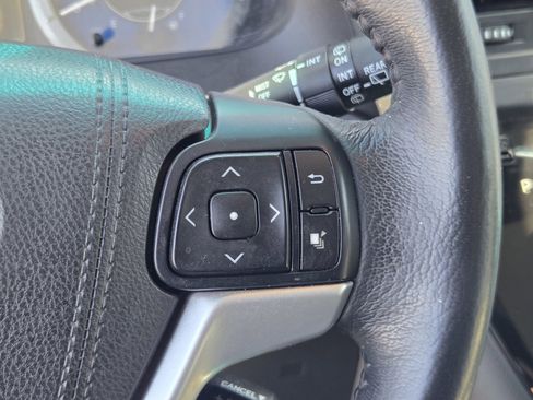 Used 2017 Toyota Sienna FWD image 23