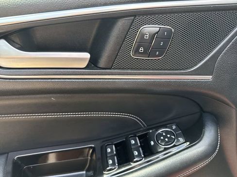 Used 2015 Ford Edge Titanium w/ Technology Package FWD image 13