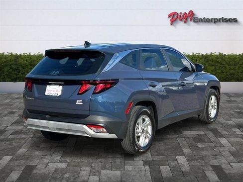 Used 2025 Hyundai Tucson SE FWD image 8