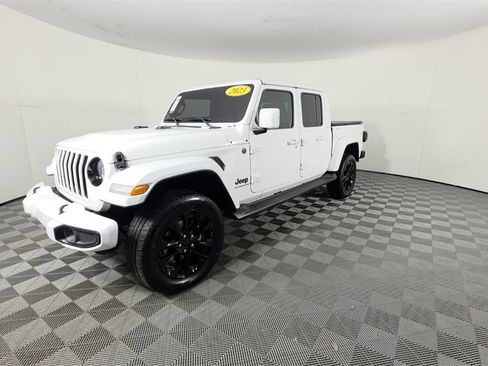 Used 2023 Jeep Gladiator Overland image 9