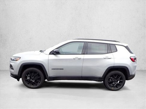 New 2026 Jeep Compass Latitude image 2