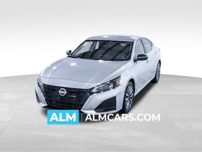 Used 2024 Nissan Altima 2.5 SV