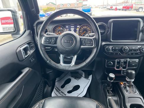 Used 2022 Jeep Wrangler Unlimited Sahara image 15