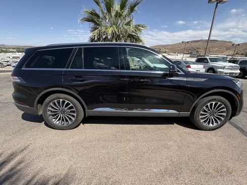 Used 2024 Lincoln Aviator Reserve AWD/4WD image 6