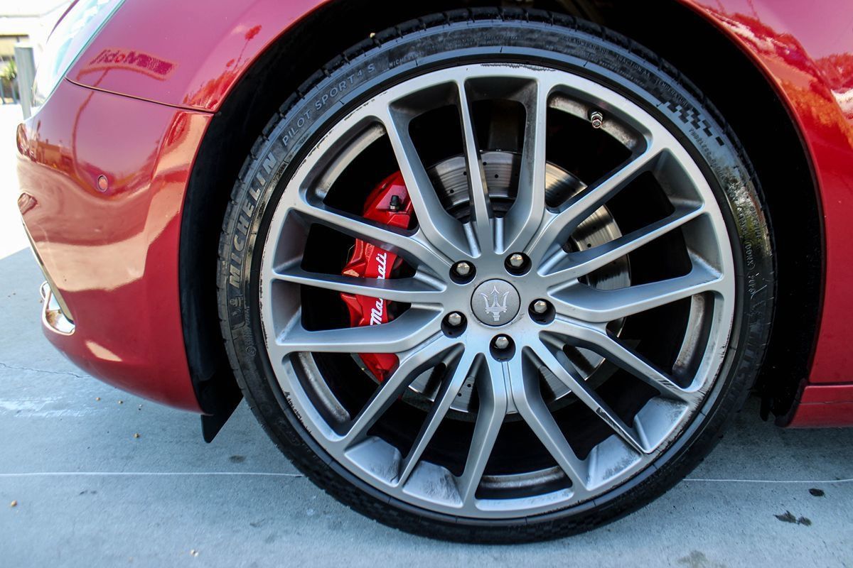 Used 2018 Maserati Ghibli S GranSport RWD image 32