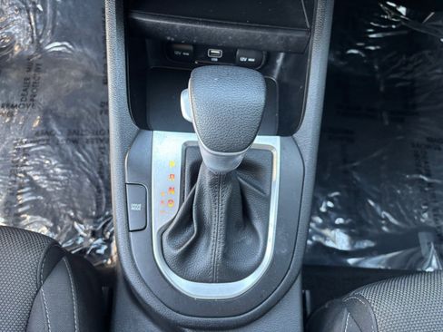 Used 2023 Kia Forte LXS image 27