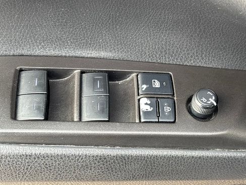 Used 2022 Toyota Camry SE image 6