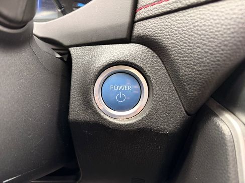 Used 2022 Toyota RAV4 SE w/ Weather & Moonroof Package AWD/4WD image 25