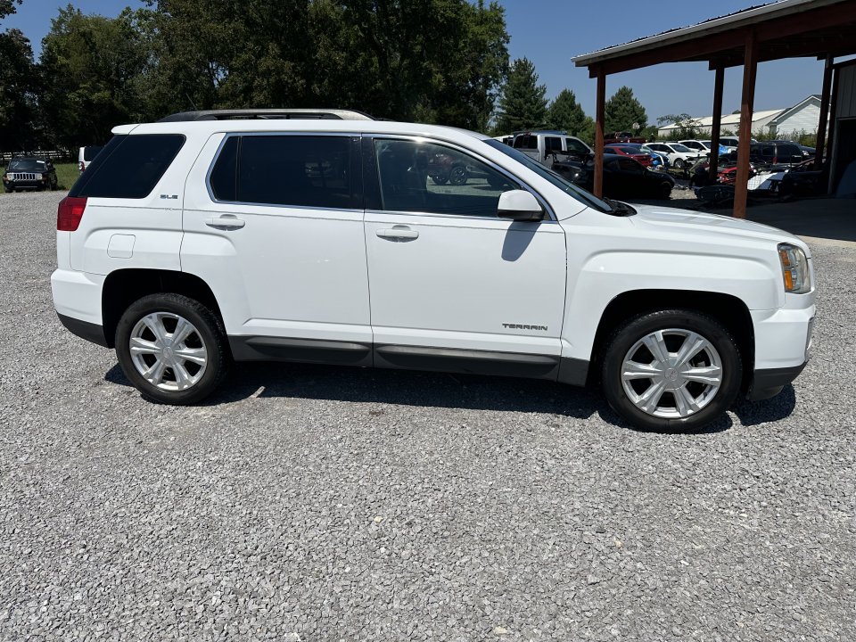 Used 2017 GMC Terrain SLE w/ Convenience Package AWD/4WD image 4