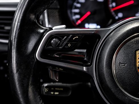 Used 2017 Porsche Macan Turbo image 21