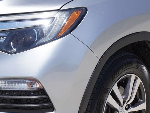 Used 2018 Honda Pilot EX image 2