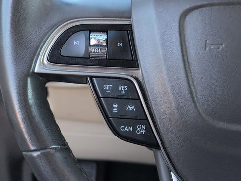 Used 2019 Lincoln Nautilus Reserve image 26