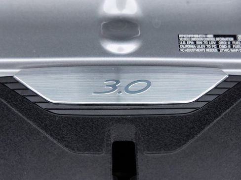 Used 2024 Porsche 911 Carrera 4 w/ Sport Package image 28