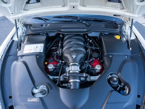 Used 2013 Maserati GranTurismo Sport image 27