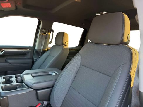 Used 2025 Chevrolet Silverado 1500 LT image 12