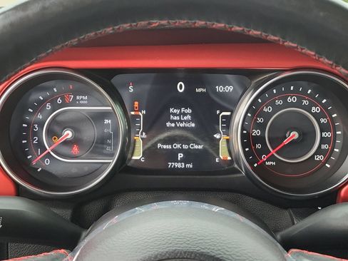 Used 2021 Jeep Gladiator Rubicon AWD/4WD image 12