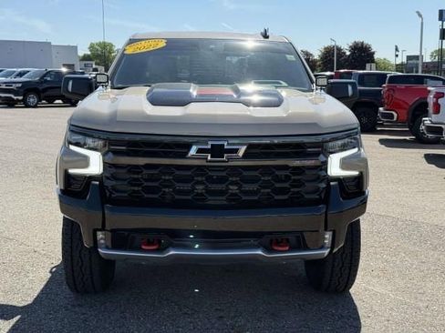 Used 2022 Chevrolet Silverado 1500 ZR2 w/ Technology Package AWD/4WD image 3