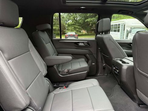 Used 2026 Chevrolet Suburban Z71 w/ Comfort Package AWD/4WD image 16