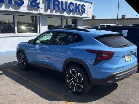 Used 2024 Chevrolet Trax RS w/ Driver Confidence Package image 2