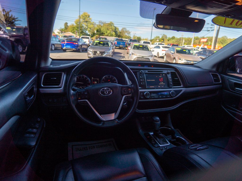 Used 2017 Toyota Highlander XLE w/ Protection Package #3 AWD/4WD image 13