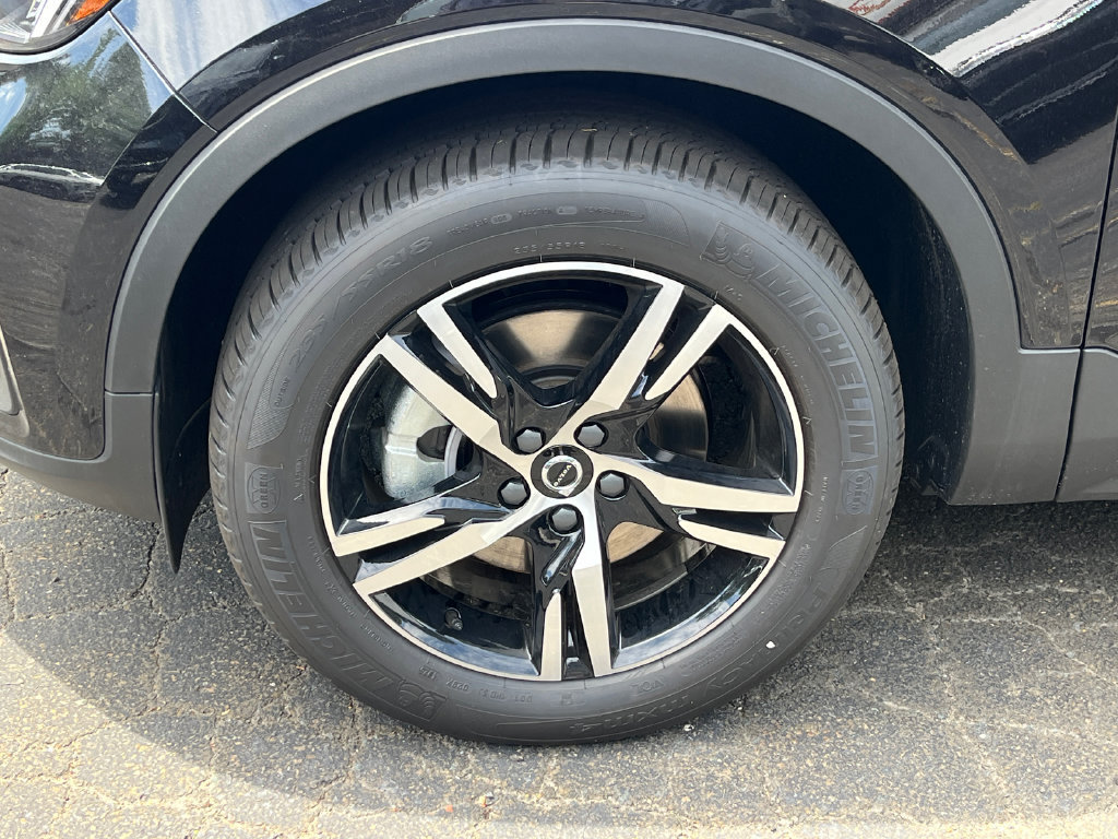 New 2026 Volvo XC40 B5 Core w/ Climate Package AWD/4WD image 8