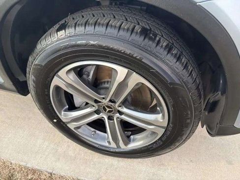 Used 2018 Mercedes-Benz GLC 300 4MATIC image 25