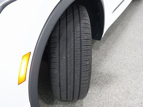 Used 2024 Volkswagen Tiguan SE R-Line image 4