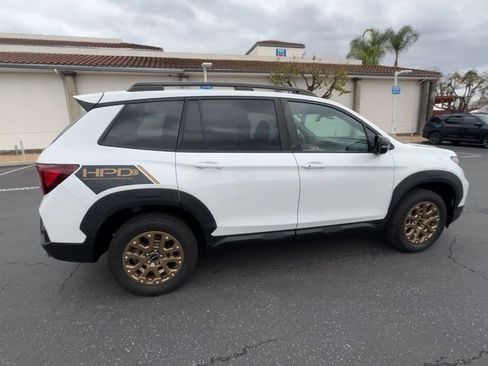 Certified 2022 Honda Passport TrailSport image 9