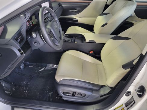 Certified 2024 Lexus ES 350 w/ Premium Package image 11