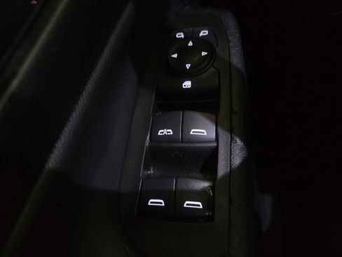 Used 2019 Chevrolet Equinox LT w/ Driver Convenience Package image 27