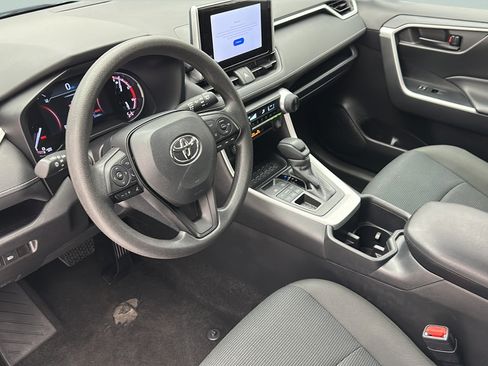 Used 2025 Toyota RAV4 LE AWD/4WD image 11