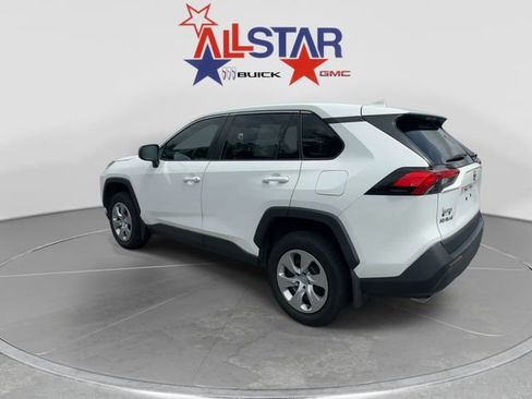 Used 2022 Toyota RAV4 LE FWD image 5