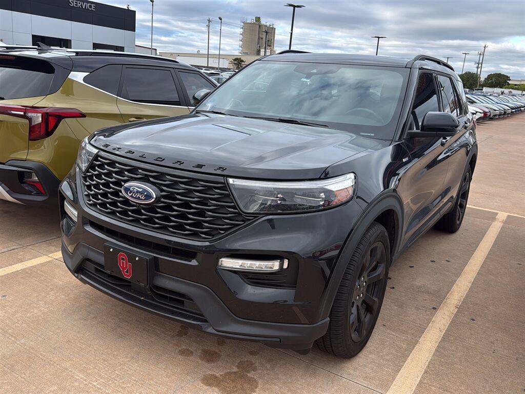 Used 2024 Ford Explorer ST-Line w/ Class IV Trailer Tow Package AWD/4WD image 2