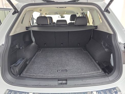 Certified 2022 Volkswagen Tiguan SE image 12