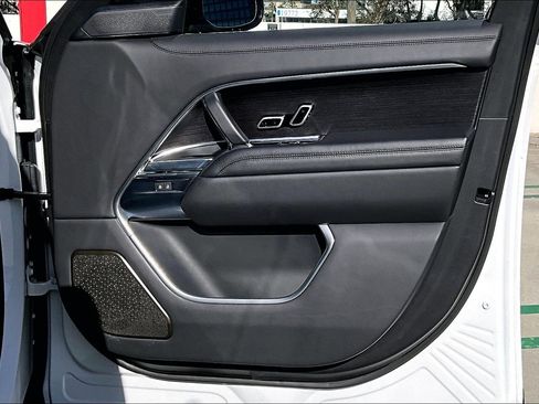 Used 2023 Land Rover Range Rover Long Wheelbase Autobiography image 28