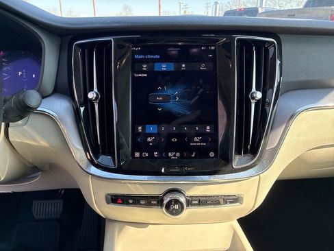 Used 2024 Volvo S60 B5 Core image 14