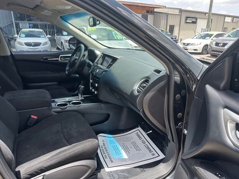 Used 2015 Nissan Pathfinder SV FWD image 12