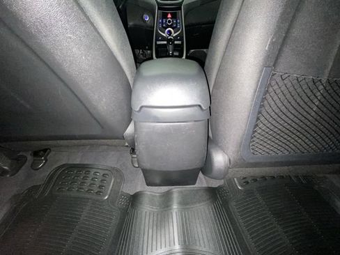 Used 2016 Hyundai Elantra Value Edition FWD image 28