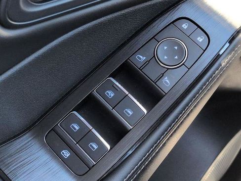 Certified 2025 Nissan Rogue SL w/ SL Premium Package FWD image 24