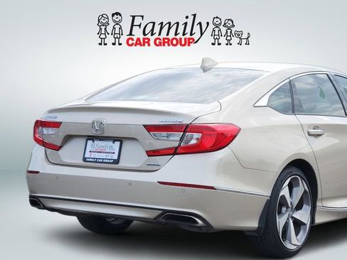 Used 2018 Honda Accord Touring image 4