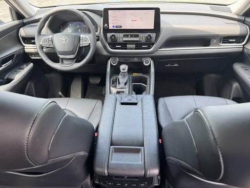 Used 2026 Toyota Grand Highlander AWD image 18